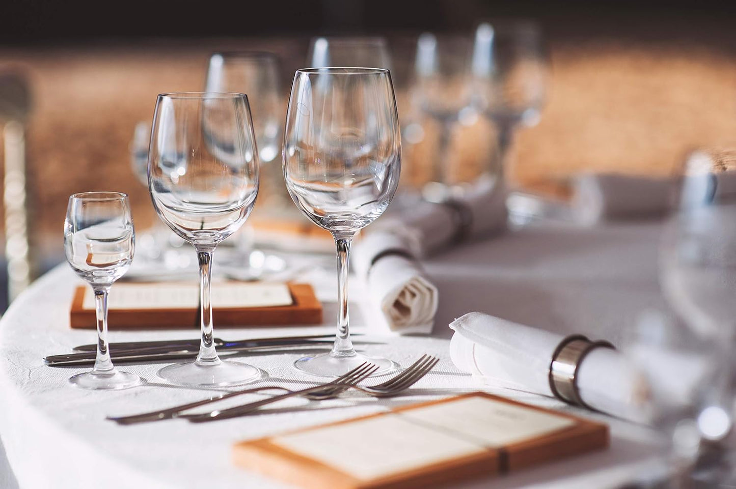 Pomp Pure White 52" x 52" Poplin Polyester Tablecloth (4 Pack) | Wrinkle + Stain Resistant Easy Care Premium Fabric | Fits Square or Round Table