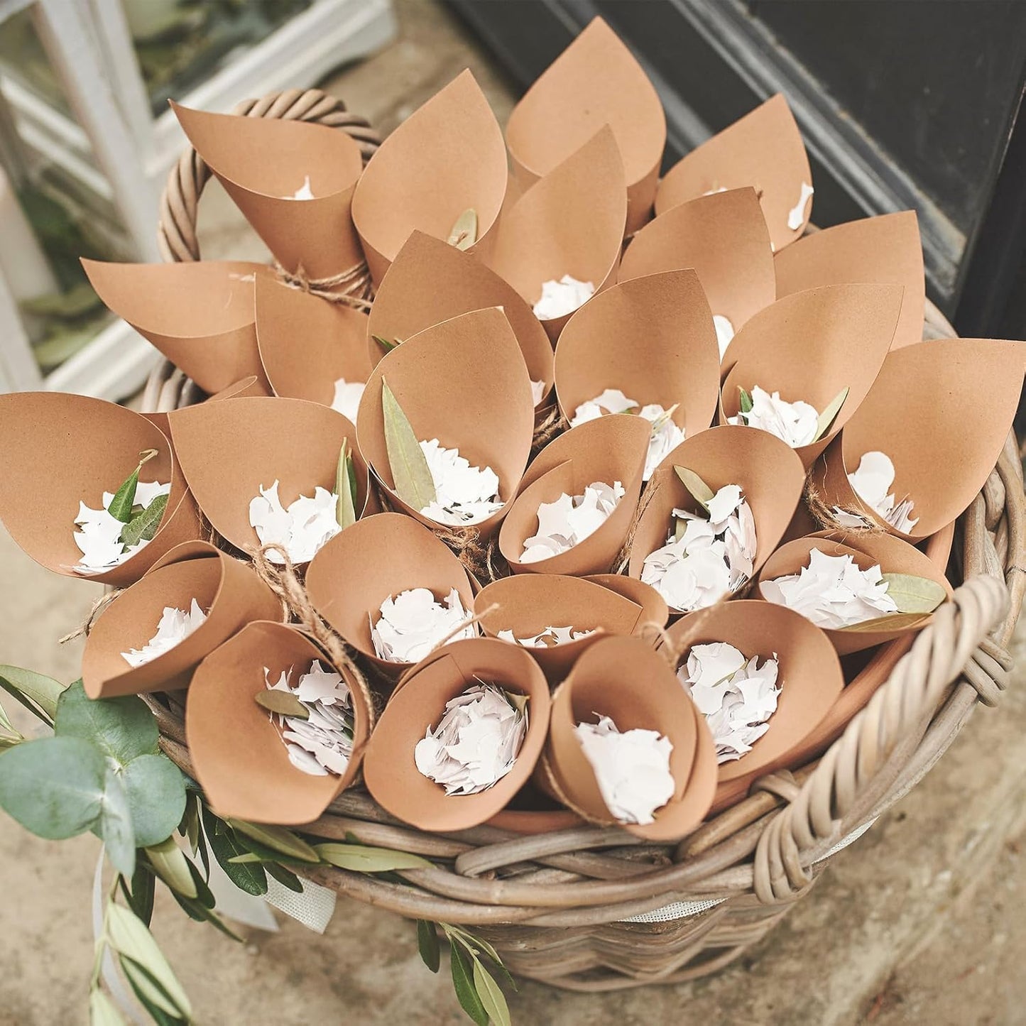 PATIKIL Wedding Confetti Cones, 120 Pcs Paper Tapers Cone Flower Petal Paper Cone Holder for Party Engagement Holiday Birthday DIY Decoration, Brown