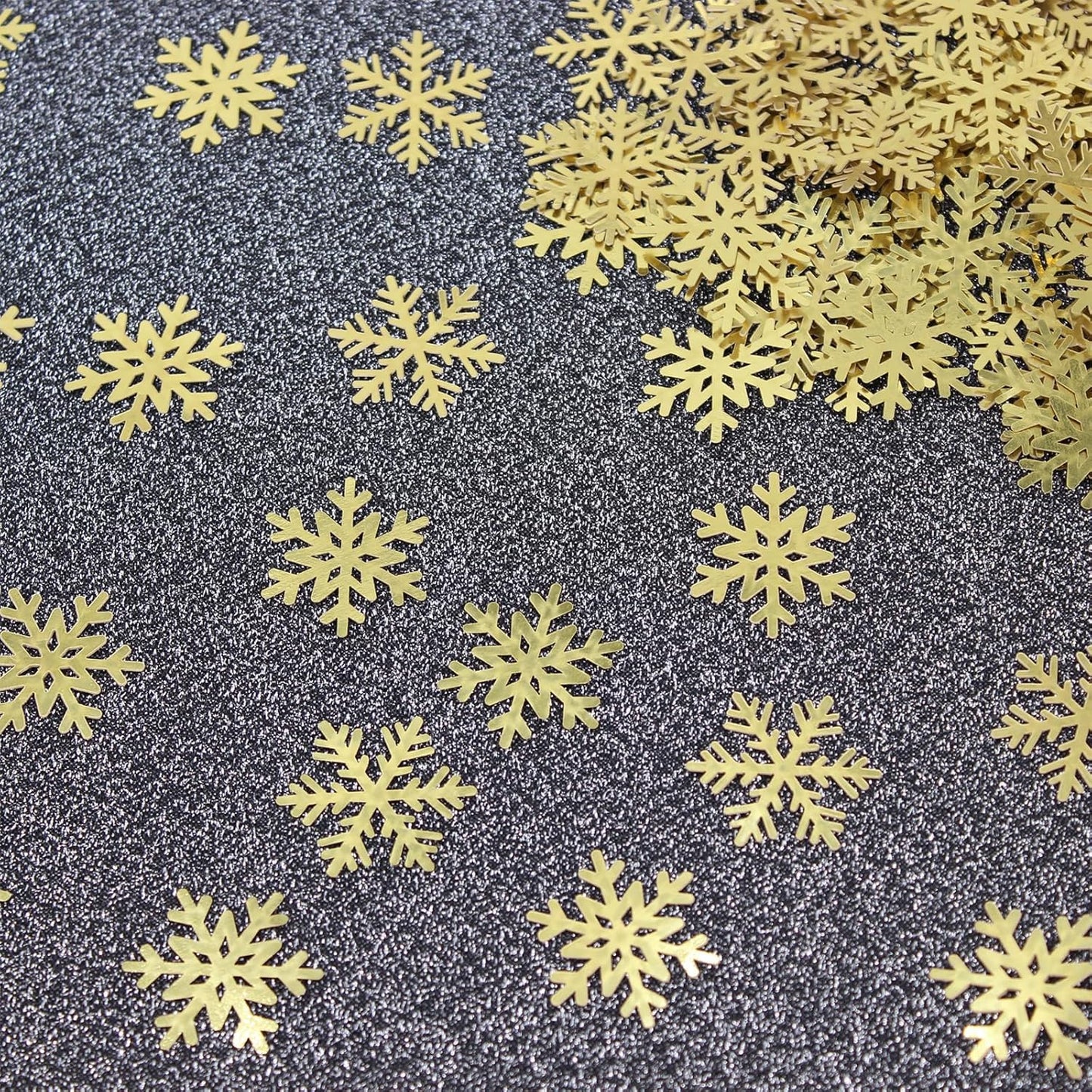 200PC Gold Foil Paper Snowflakes Confetti Christmas Party Table Decorations Snowflake For DIY Crafts For Winter Holiday Wedding Birthday Baby Shower Party Supplies