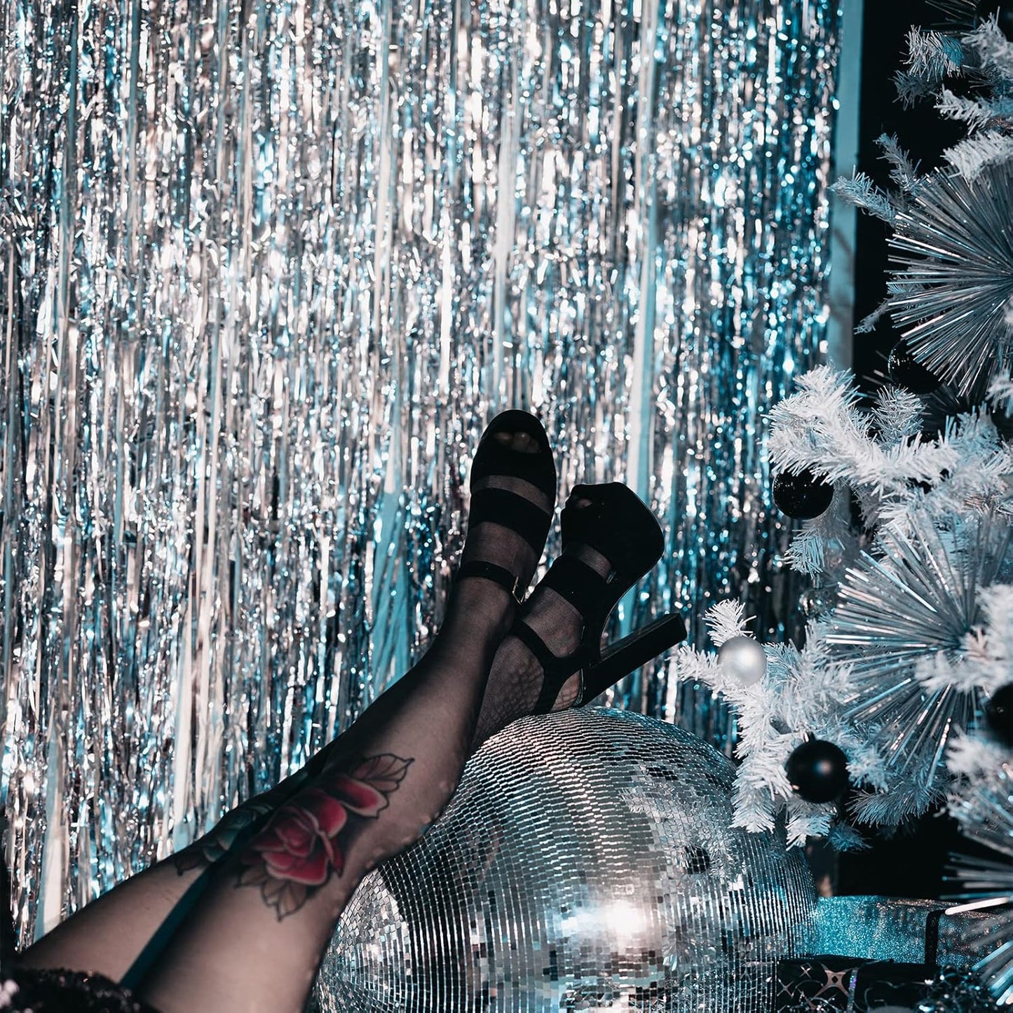 5 Pack Silver Fringe Backdrop 3.2ft x 8.2ft Silver Foil Fringe Curtains Party Tinsel Curtain Backdrop Streamers for Birthday Party Decoration Wedding Christmas Decoration (Silver)