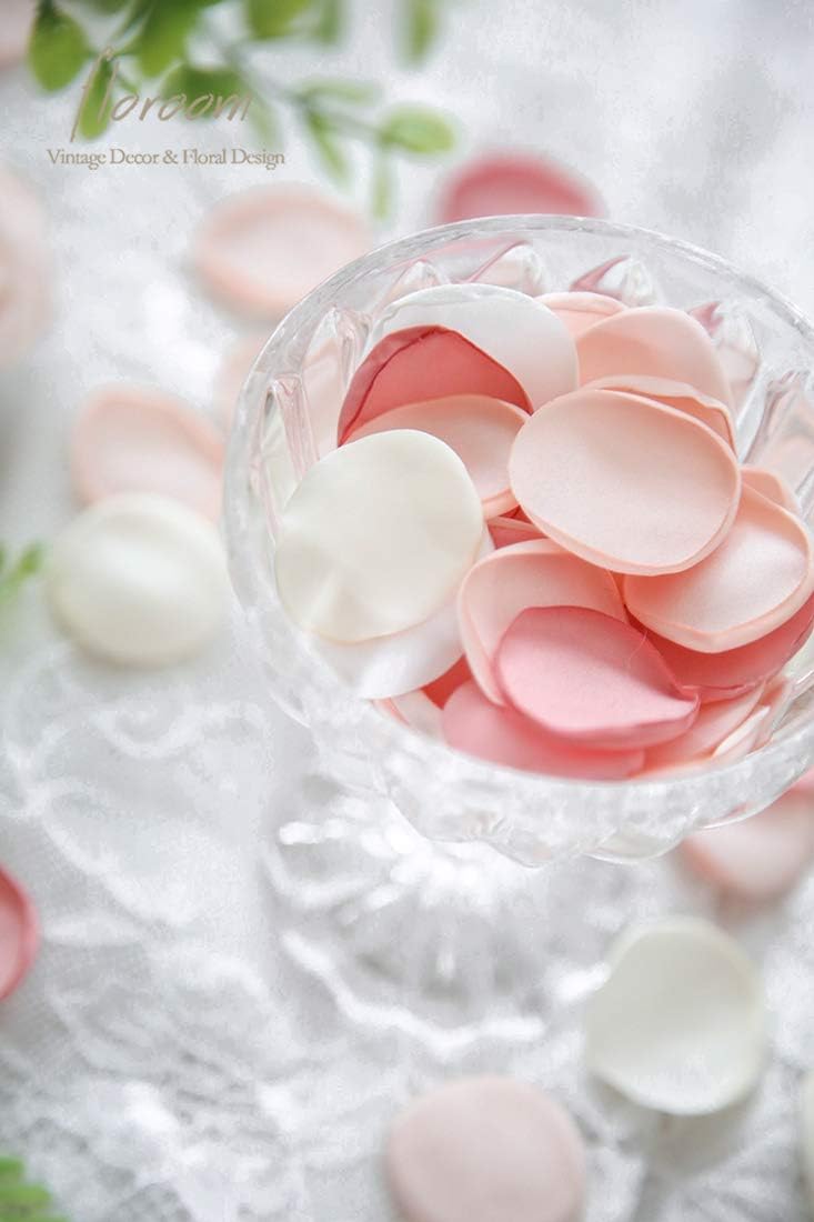 Floroom 500pcs Rose Petals Blush Pink Faux Silk Flower Petals for Wedding Flower Girl Basket Aisle Scatter Cake Dinner Table Centerpieces Party Confetti Bridal Shower Romantic Night Decoration
