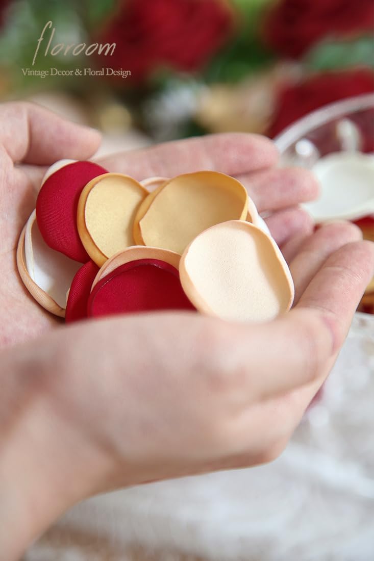 Floroom 300pcs Rose Petals Red Gold Faux Silk Flower Petals for Wedding Flower Girl Basket Aisle Scatter Cake Sweetheart Table Centerpieces Party Confetti Bridal Shower Romantic Night Decoration