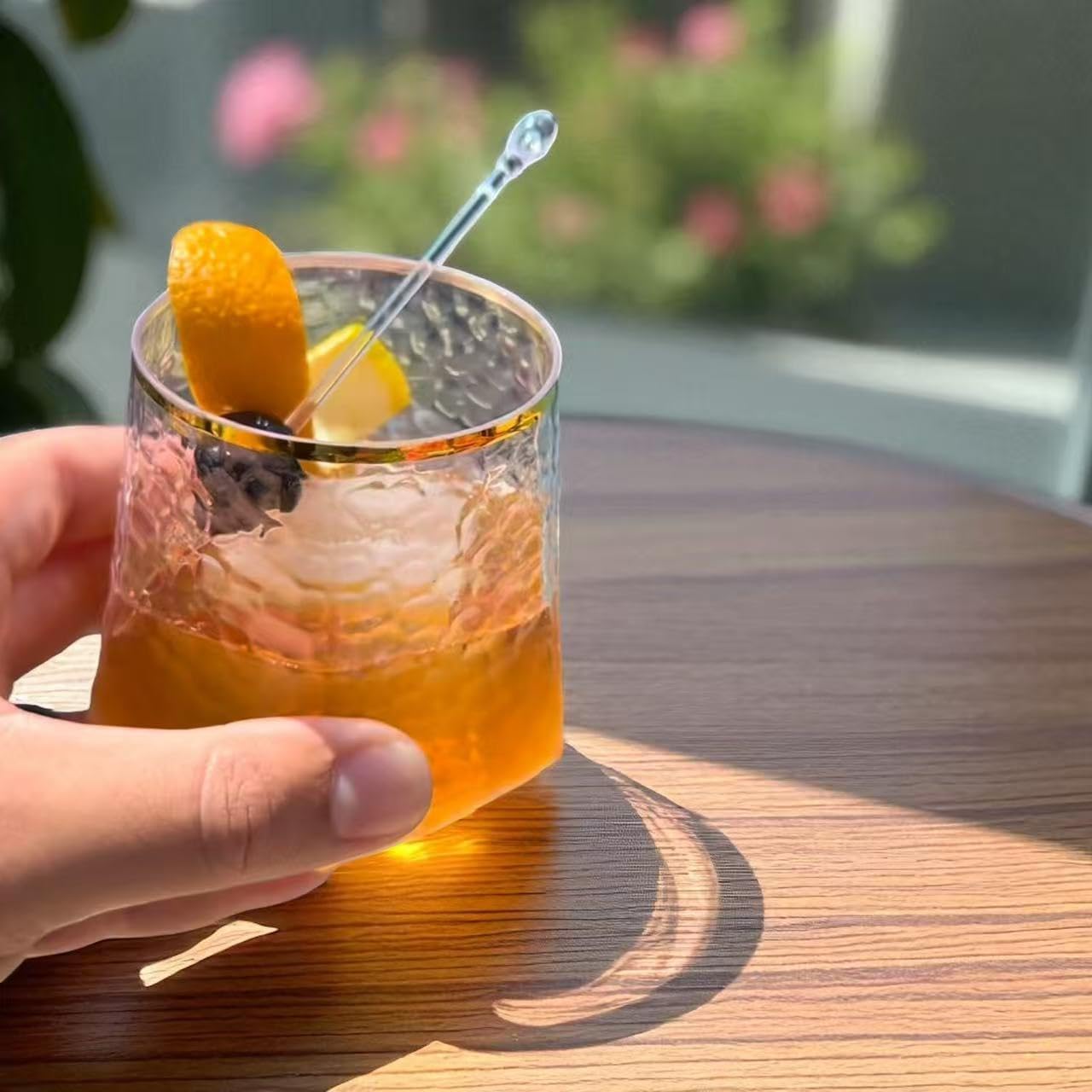 40 count Diamond Unbreakable Stemless Plastic Wine Champagne Whiskey Glasses Elegant Durable Disposable Indoor Outdoor Ideal for Home, Office, Bars, Wedding, 12 Ounce Cups (Hammered Gold Rim)