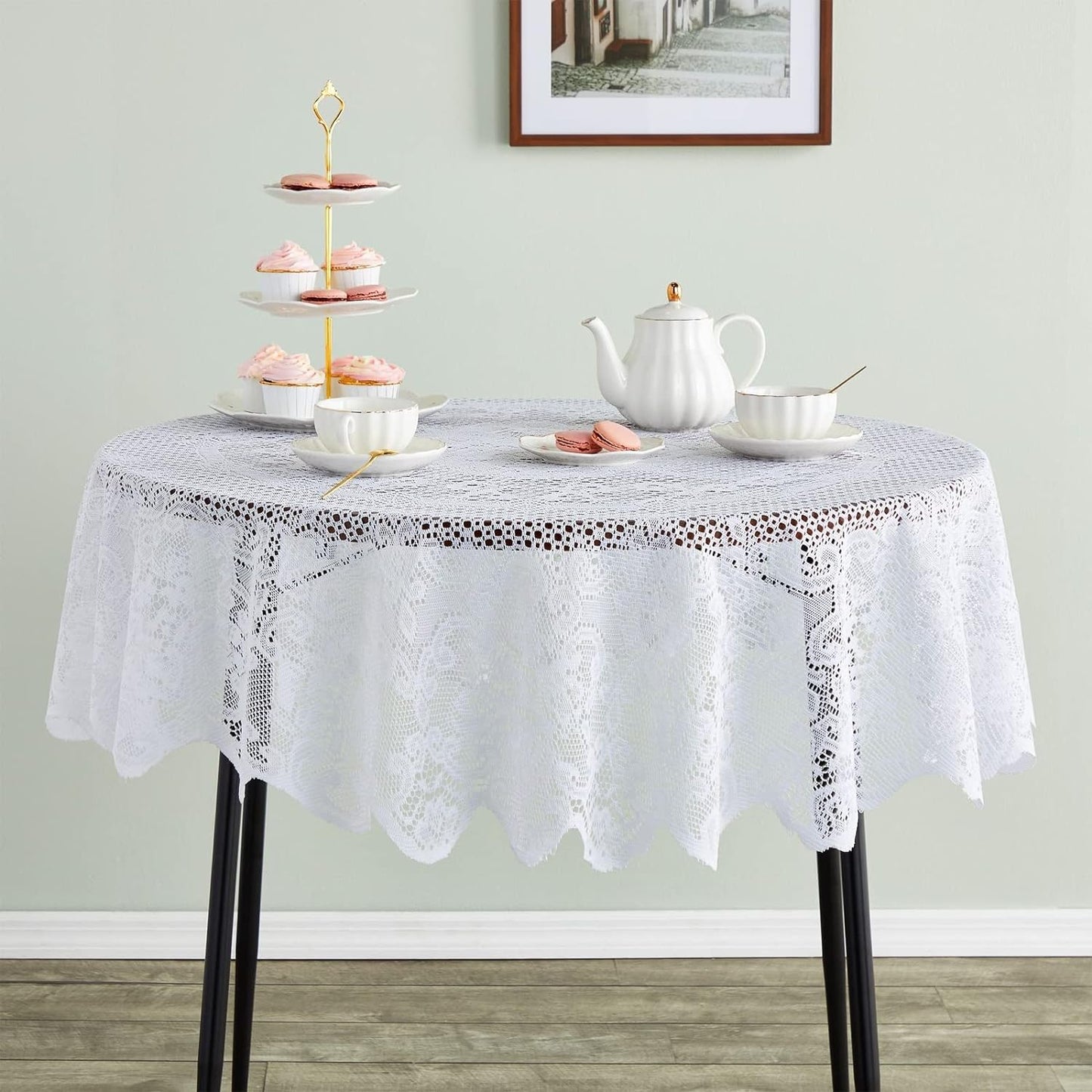 Juvale Round Lace Tablecloth - 59-Inch White Polyester - Scalloped Edge Circle Tablecloth with Floral Overlay & Vintage Decor for Wedding Receptions & Home