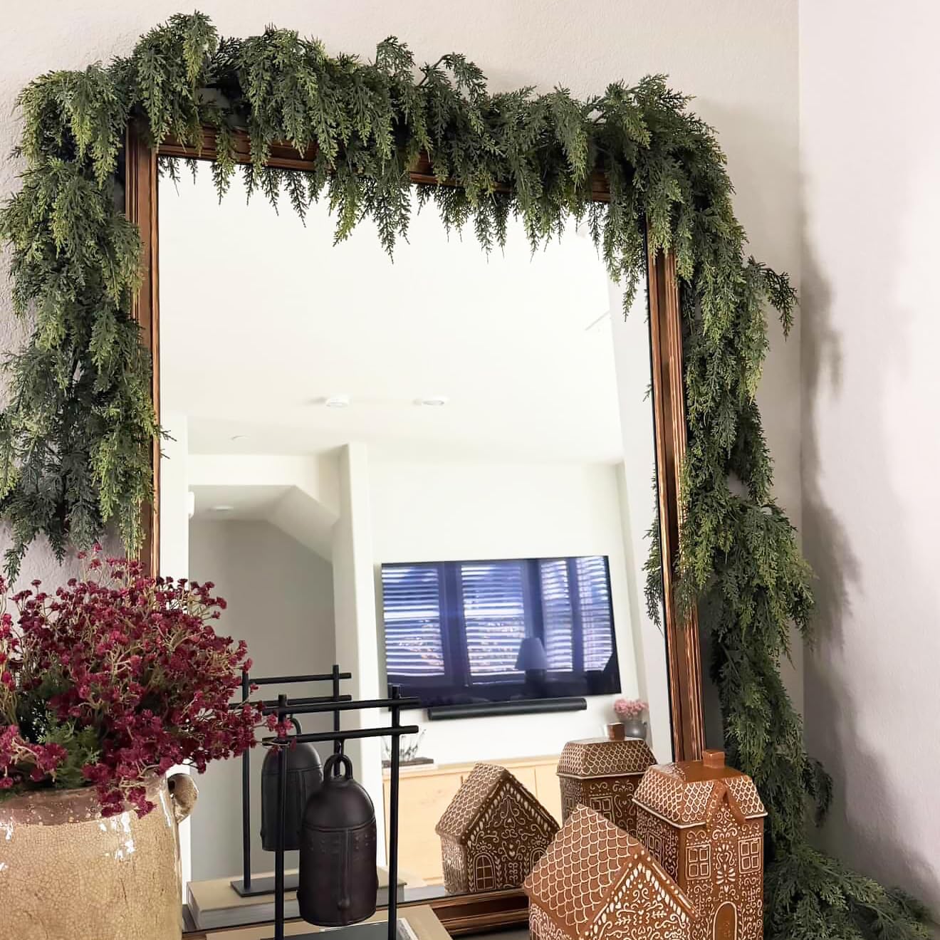 Christmas Cedar Garland Artificial Real Touch Thickness Realistic Greenery Pine Garland for Mantle Fireplace Outdoor Indoor Christmas Decorations 6FT