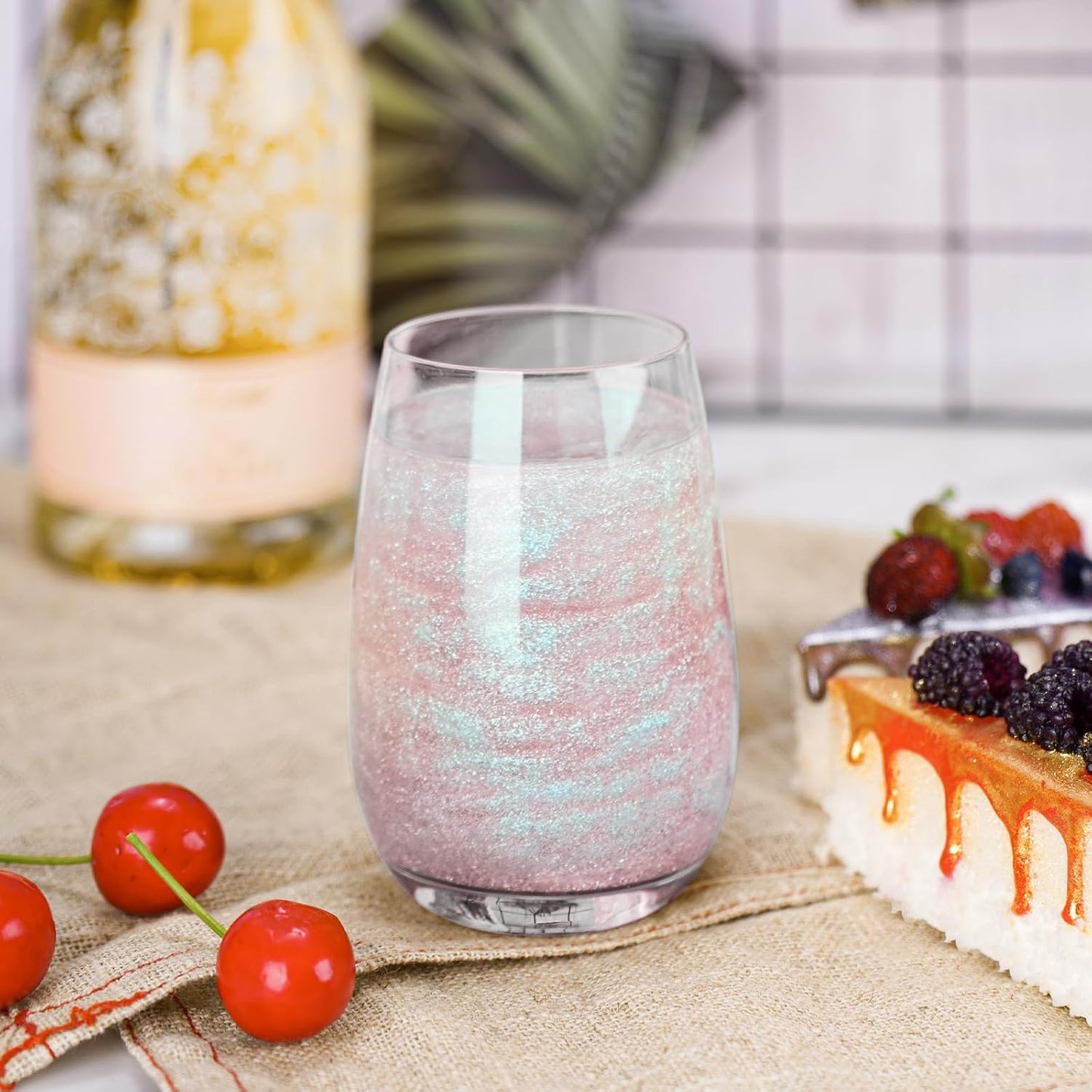 NiHome Edible Food-Grade Glimmer Powder Glitter Luster Dust Metallic Food Decorating Sprinkle Glimmery Dust for Drink Wine Beverage Cake Candy Dessert Bakery Restaurant Vegan (0.18oz/5g, Iridescent)