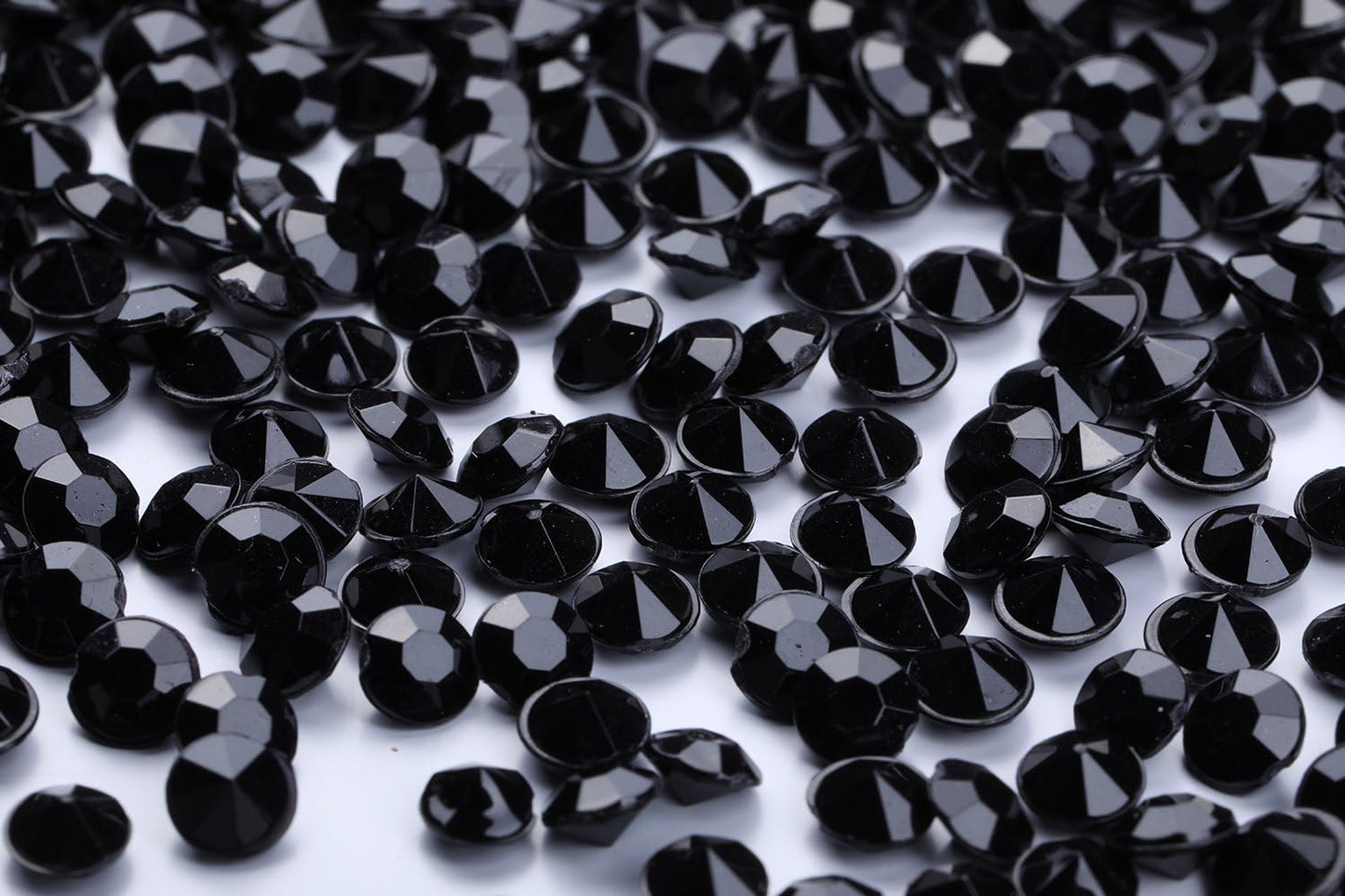 2000 pcs/Pack Wedding Table Scatter Confetti Crystals Acrylic Diamonds 8 mm Rhinestones for Wedding, Bridal Shower, Vase Beads Decorations (8mm, Black)