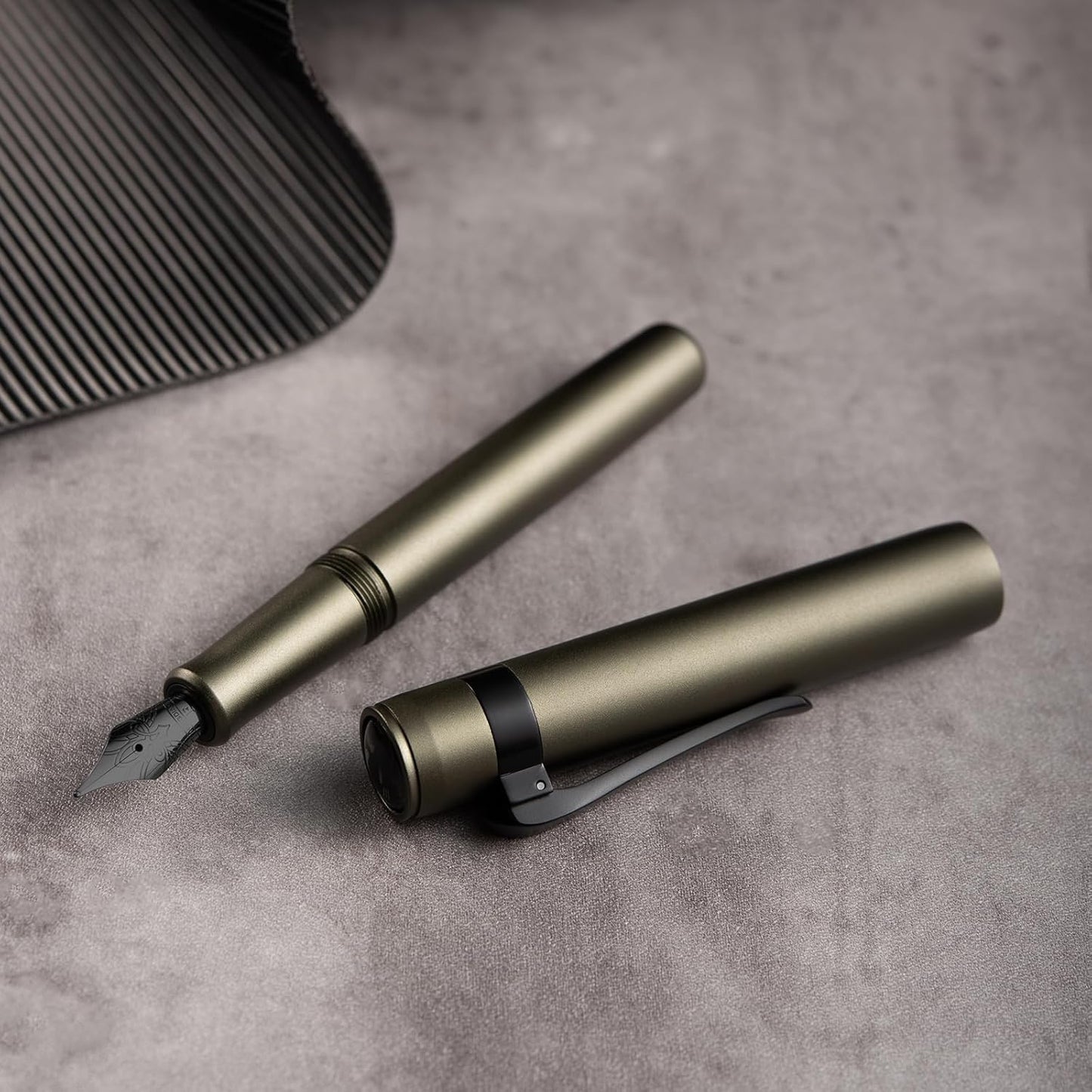 Hongdian M2 Black Forest Mini Fountain Pen, Medium Nib & Sleek Shape Aluminium Short Pocket Travel Pen (Army Green)
