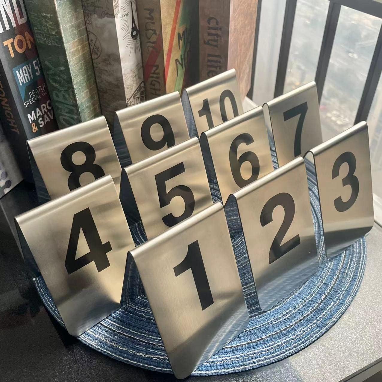 Metal Place Cards Stackable Tent Style Table Numbers,Place Card Holders for TRPG Wedding Party Restaurants Cafes Bars Gatherings Meeting Room Board Games (Black, Large 1-10)