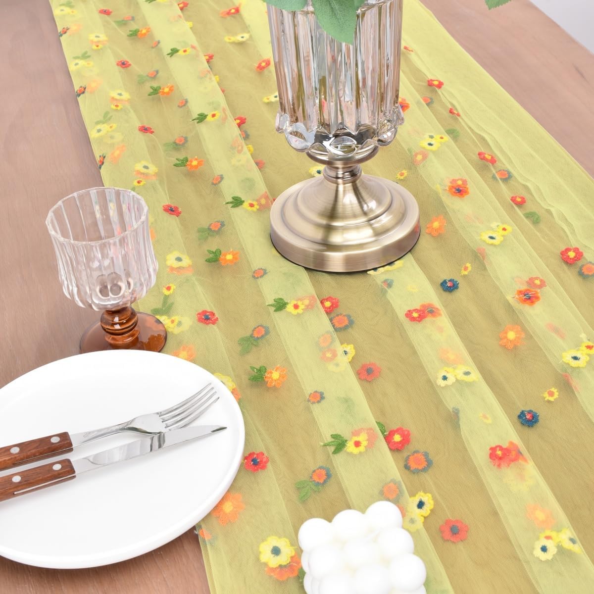 Joanlody 3pcs Yellow Embroidery Daisy Fall Thanksgiving Table Runner Florals Seasonal Tulle Table Runner Holiday Kitchen Dining Table Decoration Wedding Party