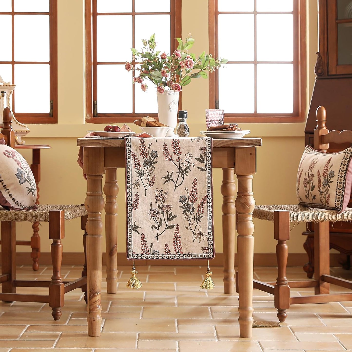 ISAENNE Designer Light Beige Linen Table Runner 71 Inches Long,Vintage Floral Wrinkle Resistant Decor Table Runners for Dining Tables,Christmas,Thanksgiving,Kitchen Tables,12"*71"-Helena A