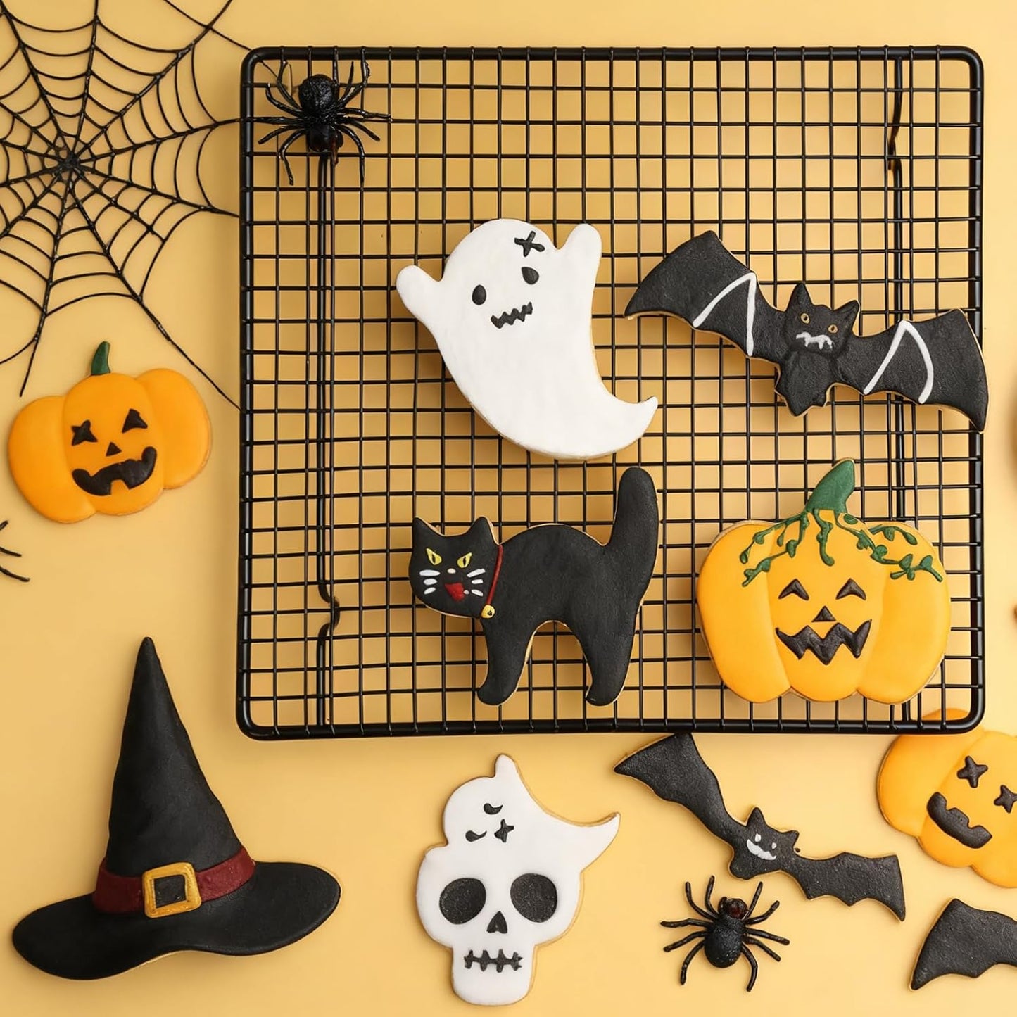 Halloween Cookie Cutters Set 12 Pcs, Stainless Steel Holiday Cookie Cutters Shape, 5.15” Bat, 3.54” Pumpkin, 3.34” Ghost, 3.5” Cat, Various Sizes Cute Cutters for Halloween Baking Party Decorations
