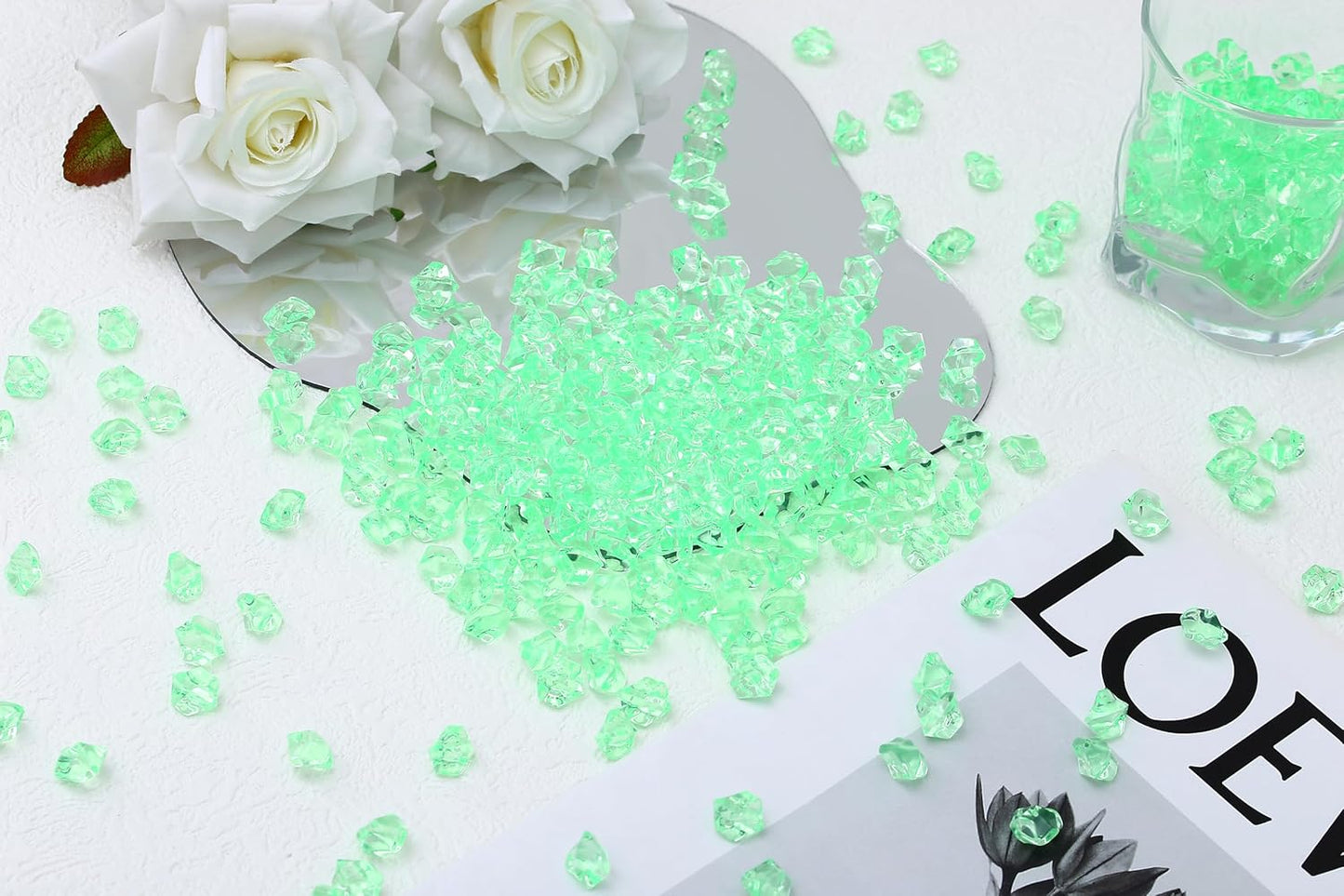 LAIDANLA 500PCS Green Acrylic Gems Vase Fillers for Centerpiece Green Fake Ice Cubes Plastic Diamonds Fake Crushed Rocks DIY Party Table Scatter Prop Wedding Decoration Accessories