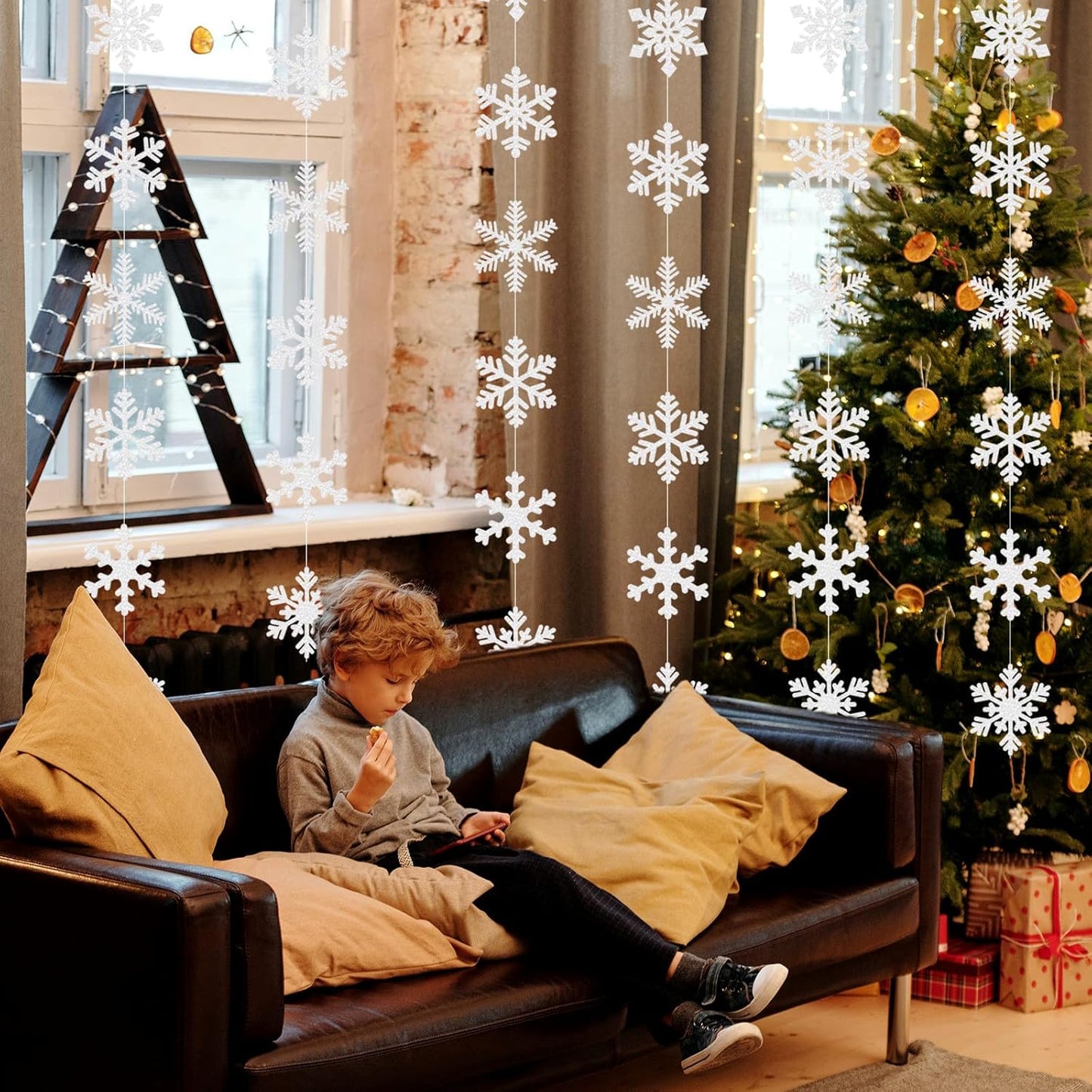 Snowflake Snow White-Silver Christmas Party-Decorations Garland - 6pcs Winter Girl Frozen Birthday New Year Hanging Decoration Streamers Banner, Wonderland Party Supplies Decor Panduola