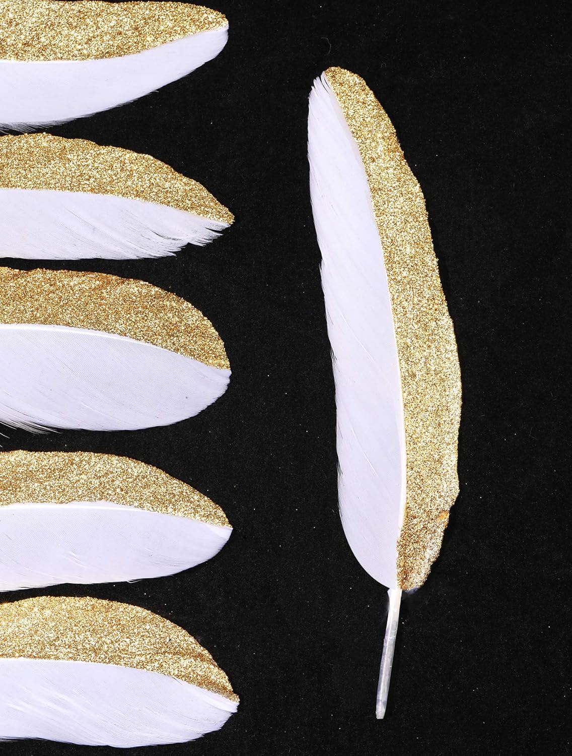 BABEYOND 42 Pcs 1920s Gatsby Gold Dipped Feather Natural Décor Glitter Feather for 20s Party Decoration Wedding Decoration (White & Gold)