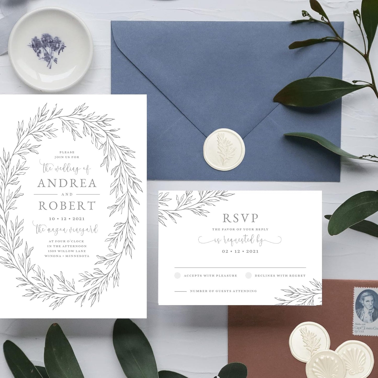 UNIQOOO Pearl White Glue Gun Sealing Wax Sticks for Wax Seal Stamp - Perfect for Wedding Invitations, Snail Mails, Wine Gift Wrapping, Christmas Gift, Pack of 8