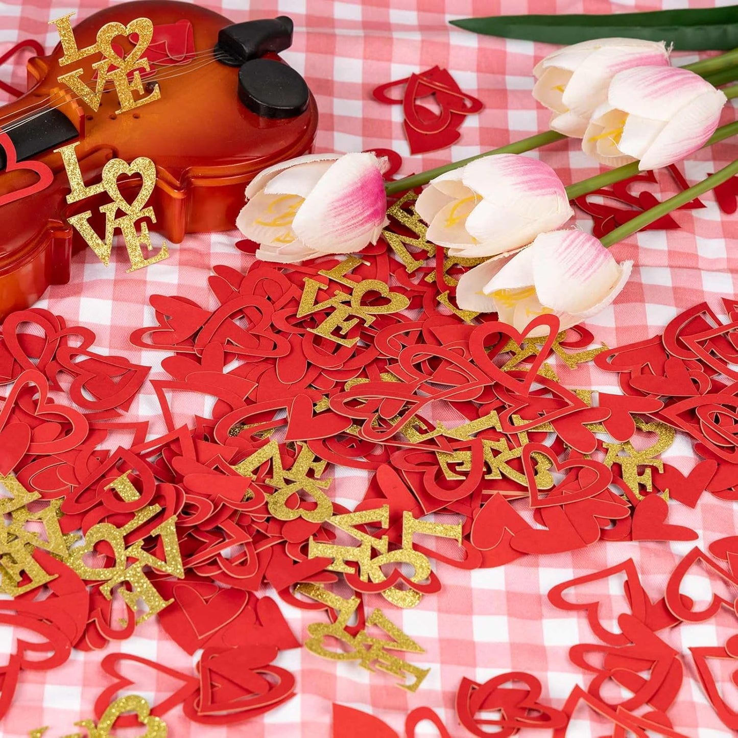 200 Pcs Red Heart Paper Confetti Love Confetti for Valentine's Day Wedding Baby Shower Birthday Party Table Decoration Supplies