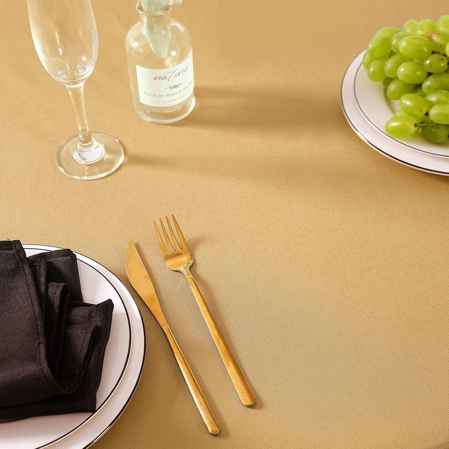 Rectangle Tablecloth 90x132 inch Washable Polyester Fabric Table Cloth for Wedding Party Dining Banquet Decoration（90x132, Gold）