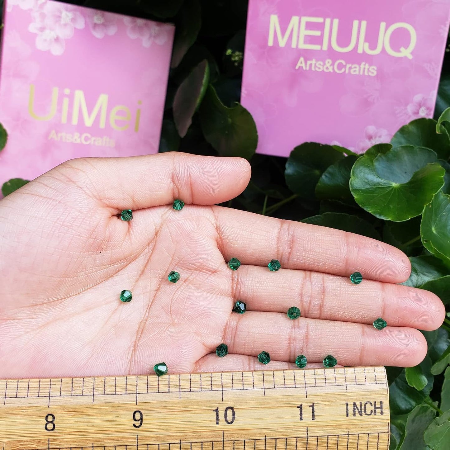 4mm Bicone 1800Pcs Green Crystal Glass Beads Small Faceted Bicone Shape Crystal Glass Spacer Beads for Bracelet Necklace Decorative Hand Jewelry Making (Green, 4MM)