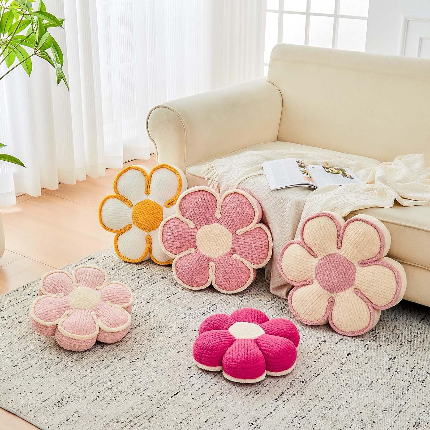 Flower Pillow, Soft Flower Decorative Throw Pillow, Cute Daisy Flower Shaped Seating Floor Cushion Room Décor Plush Pillows for Sofa Couch Bed (17.7 Inch, Ivory)