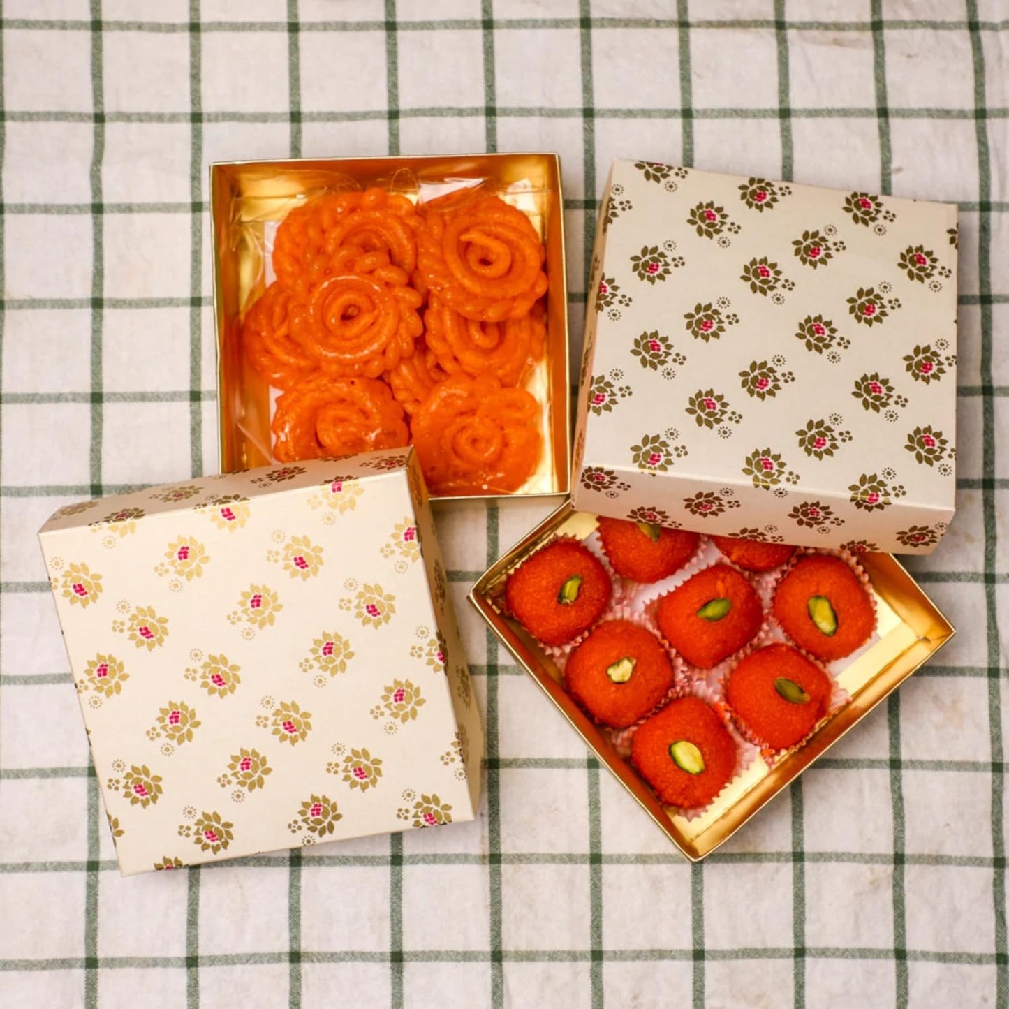 Desi Favors Floral Printed Sweet Boxes for Indian Sweets, Cookies, Goodies, Mithai, Candy, Gift Boxes with Lids Bulk, Handmade Bulk Mithai Box, Favor Boxes for Wedding, 2.95x5.51 Inch (Pack of 4)