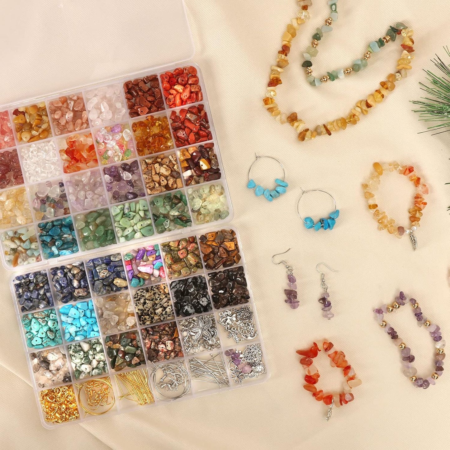 QUEFE 720pcs Crystal Chips Beads Ring Making Kit, 40 Colors Crystal Chips and Gemstone Beads for Jewelry Making Crystal Beads for Ring, Bracelets Earring Making Supplies, Craft Gifts