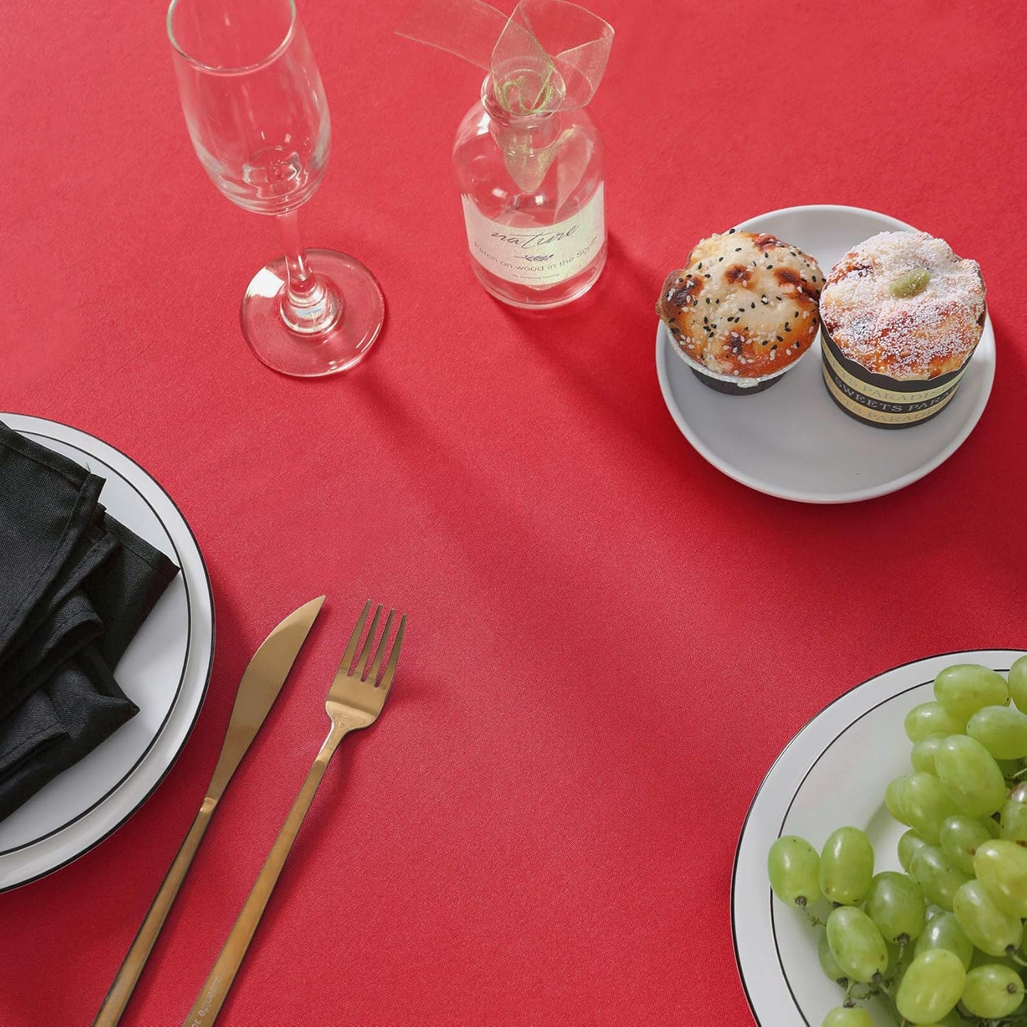 Cupuamon 120 inch Round Tablecloth Washable Polyester Table Cloth Decorative Table Cover for Wedding Party Dining Banquet（120 inch,Red）